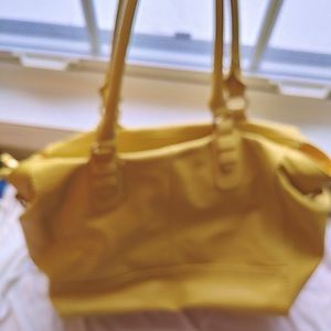 Reitmans yellow purse like new
